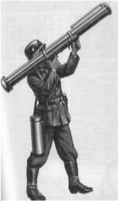 Soldado con el arma al hombro