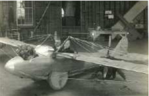 Small Gallaudet twin-engine aircraft