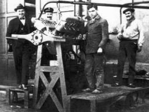 Hispano Suiza, Birkigt with staff on a bench at the La Sagrera factory