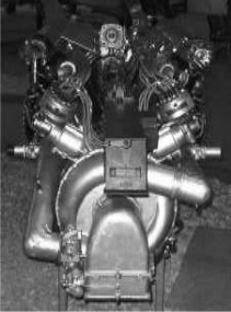 Hispano Suiza, HS77 with cannon between the cylinder banks