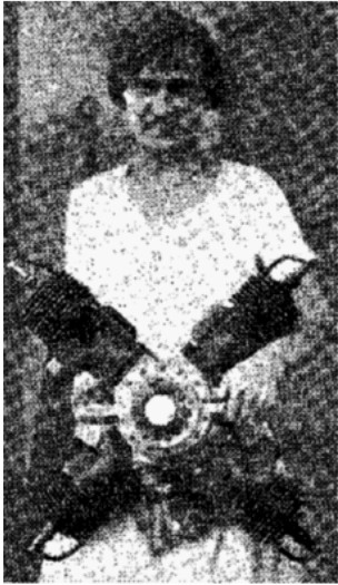 Irwin con dos boxer cruzados