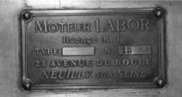 Detail of the Labor-Piquer engine plate
