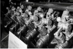 See the threaded plug greasers