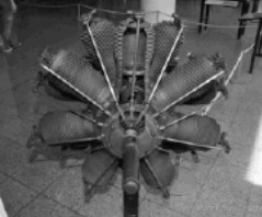 Oberursel U-III with a cutaway cylinder