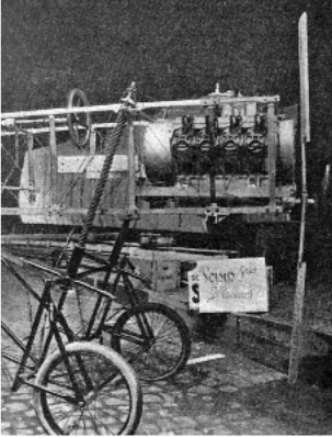 Montaje de un motor Renault en un Voisin