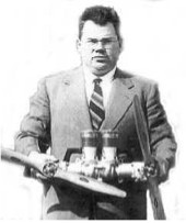 Walter Righter con su doble Dennymite