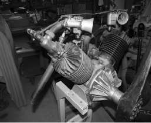 Two cylinder Ader engine from 1903