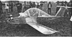 Cri-Cri, con motor Rowena