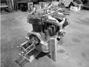 Front-left view of the engine