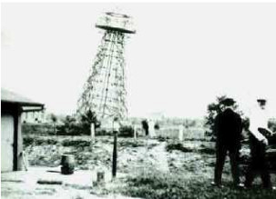 La eﬁmera Torre de Tesla