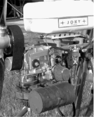 Trabant engine with inverted cylinders and reduction gear