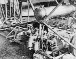 Bertin et Liber - Motor de 8 cilindros instalado