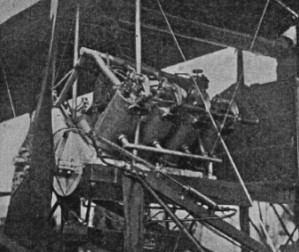 Curtiss - The shape of the crankcase at the power outlet is flat