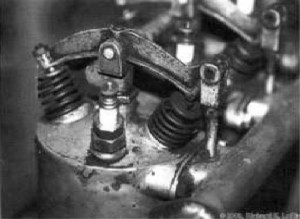 Detail of the single rocker by cylinder